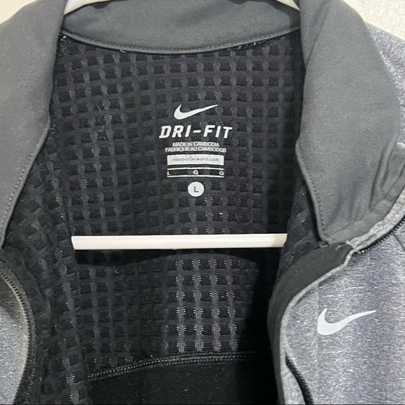 Nike zip up jacket - Picture 6 of 9